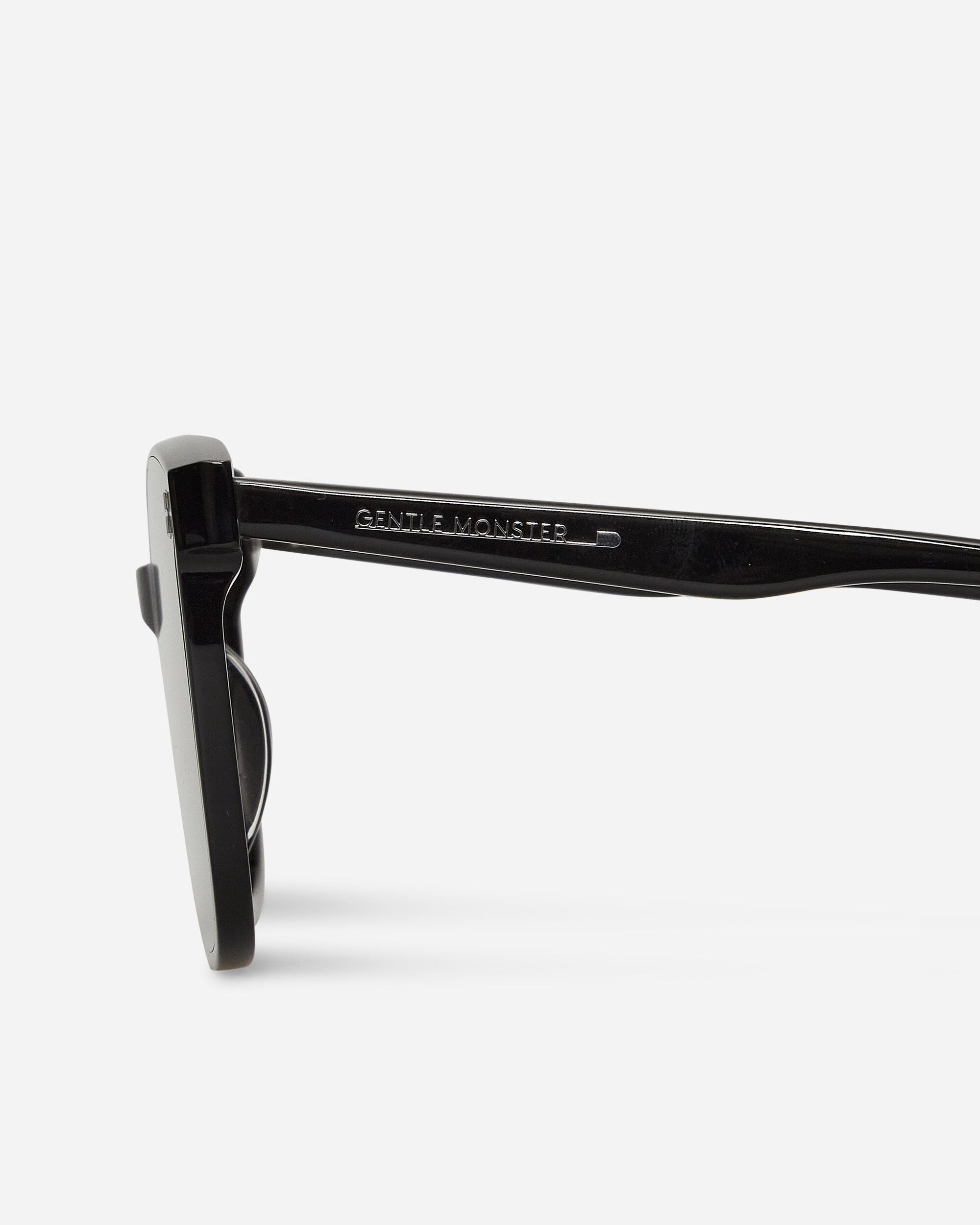 Gentle Monster Frida Black Eyewear Sunglasses FRIDA-01 01