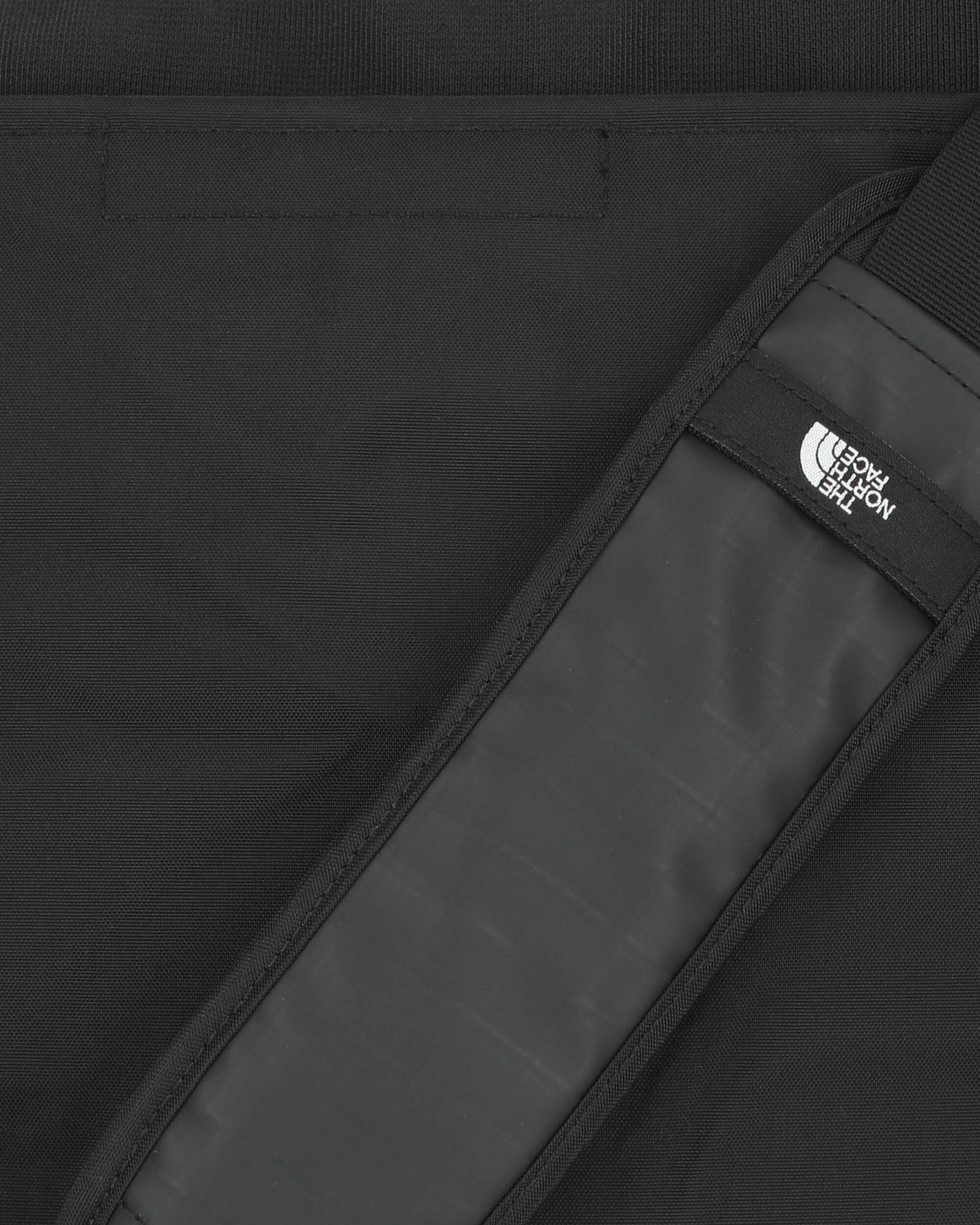 The North Face Base Camp Voyager Tote Tnf Black/Tnf Wht Bags and Backpacks Tote Bags NF0A81BM KY41