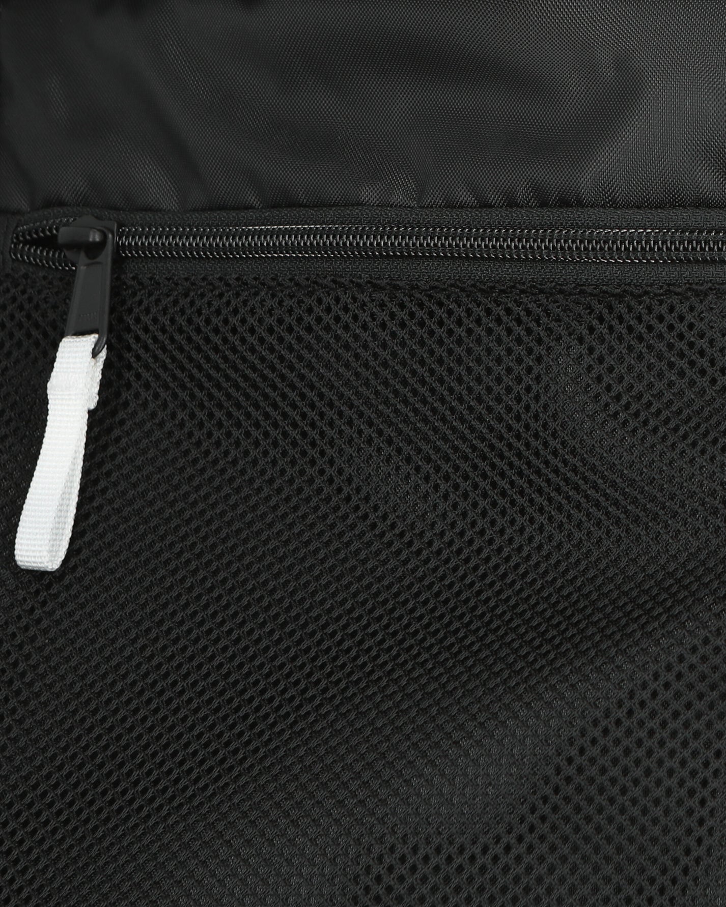 The North Face Base Camp Voyager Tote Tnf Black/Tnf Wht Bags and Backpacks Tote Bags NF0A81BM KY41