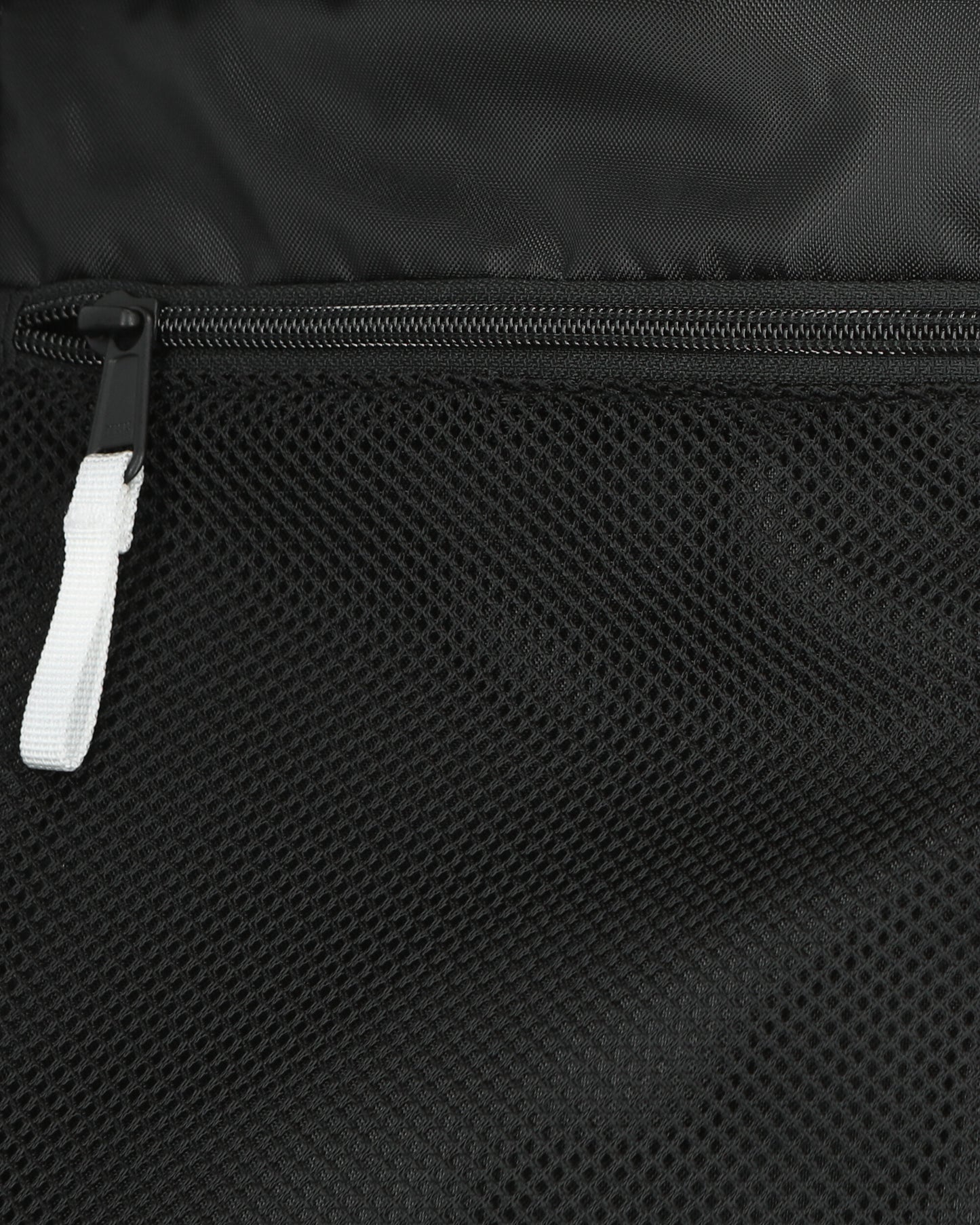 The North Face Base Camp Voyager Tote Tnf Black/Tnf Wht Bags and Backpacks Tote Bags NF0A81BM KY41