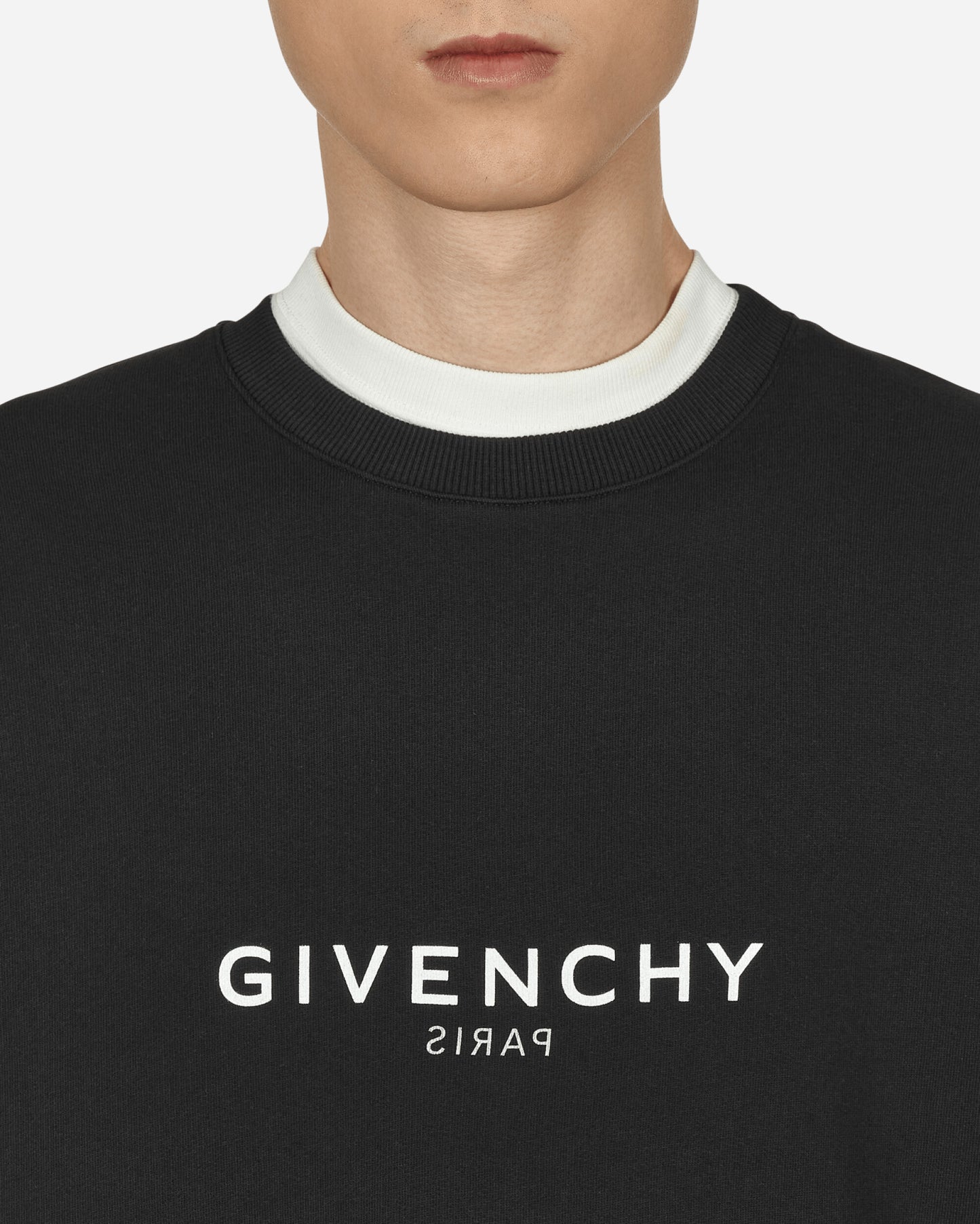 Givenchy Reverse Print Classic Fit Black Sweatshirts Crewneck BMJ0CB3Y6A001 001